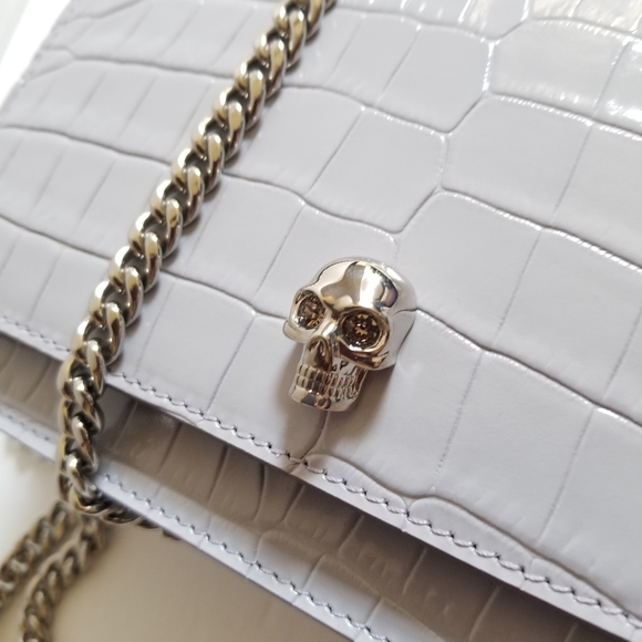Alexander McQueen Croc-Embossed Leather Skull Crossbody Bag Lavender - Picture 5 of 11